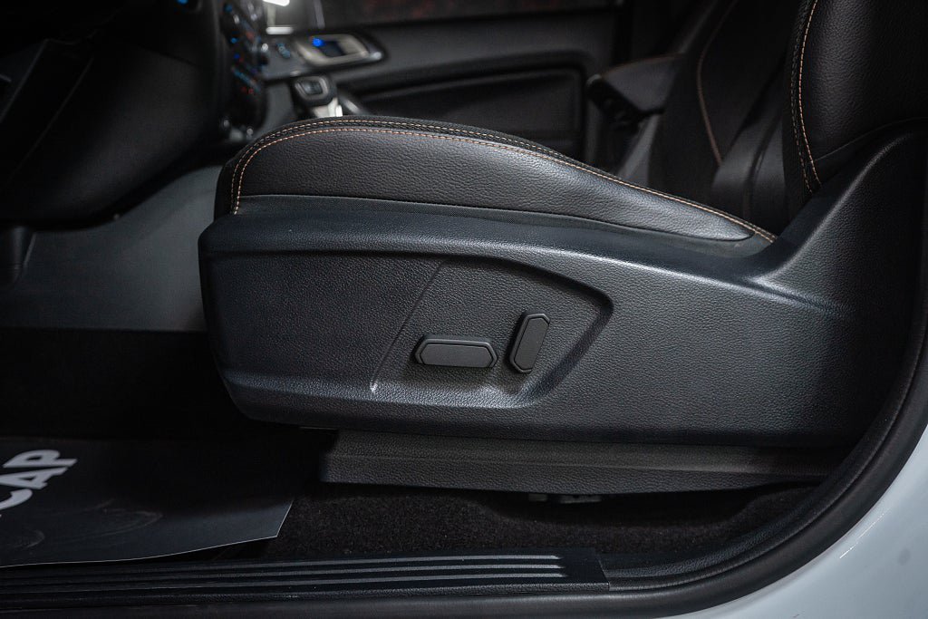 Vehicle Image 16