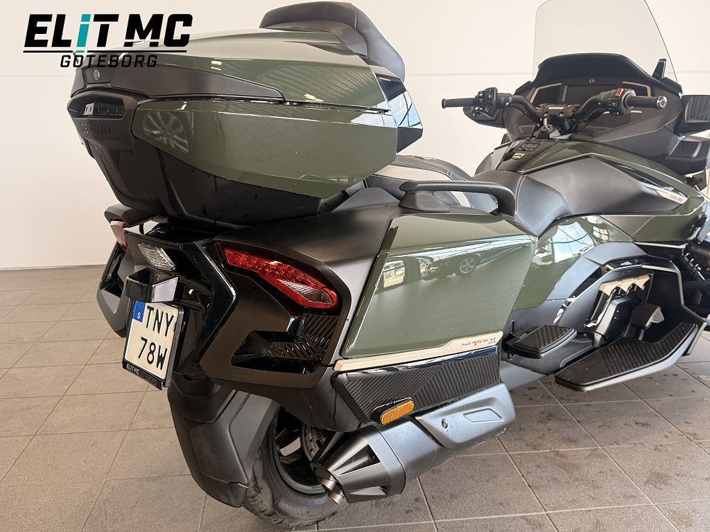 Vehicle Image 9
