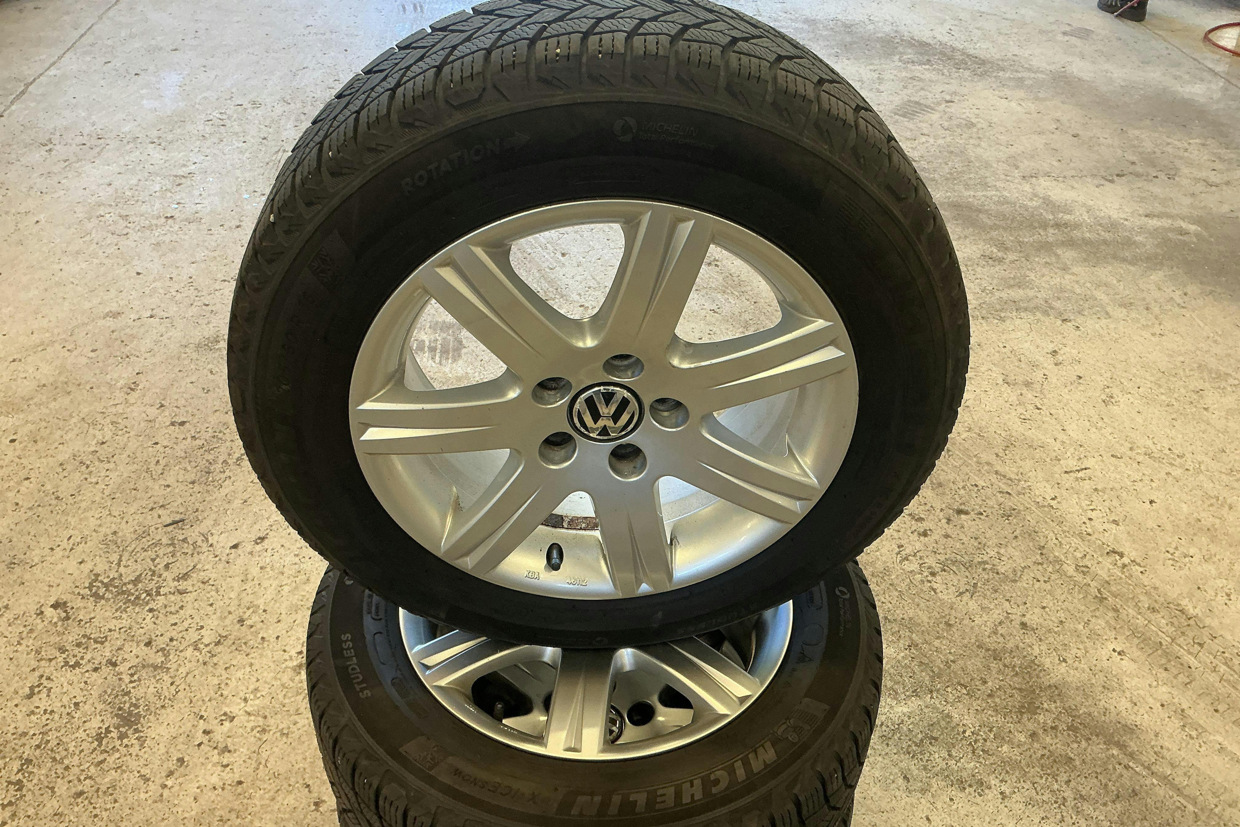 Vehicle Image 12