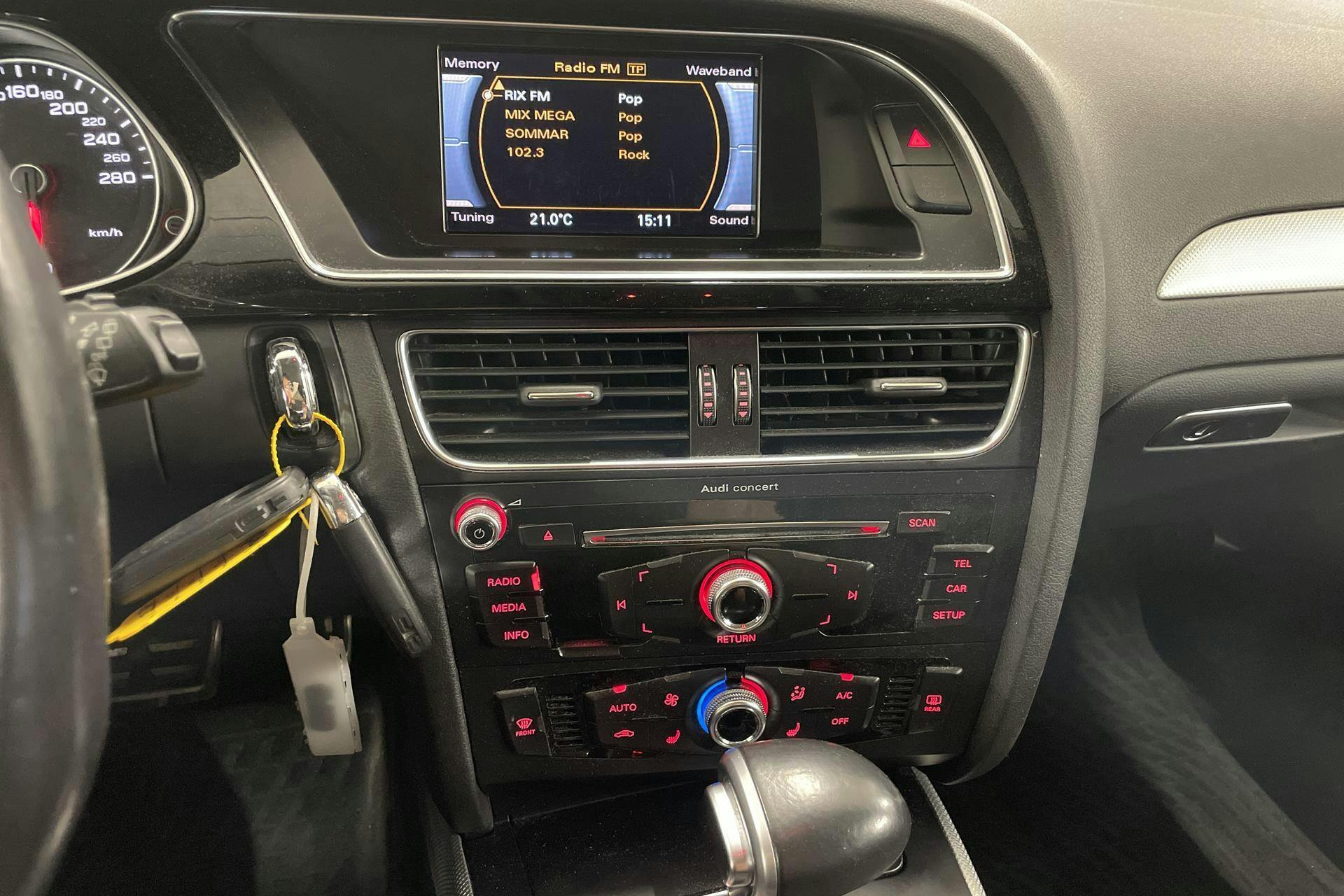 Vehicle Image 11