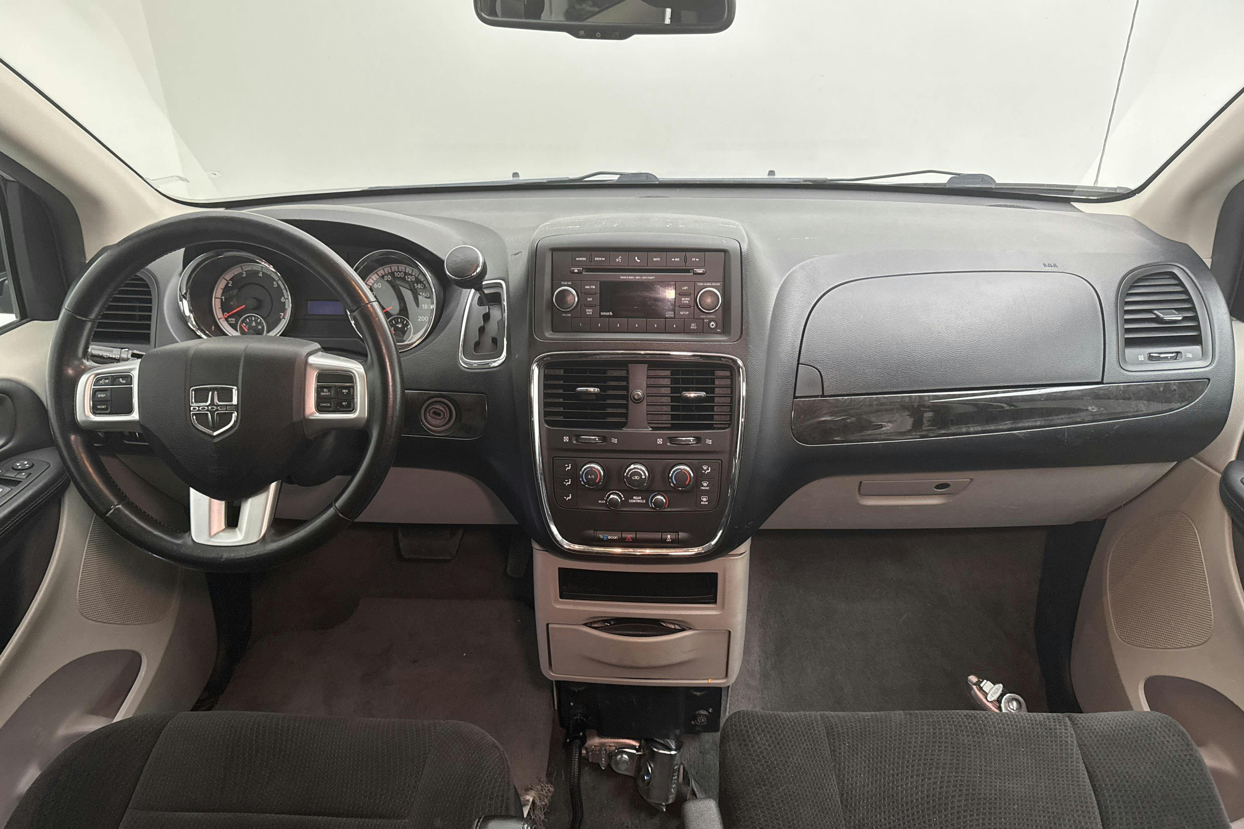 Vehicle Image 6