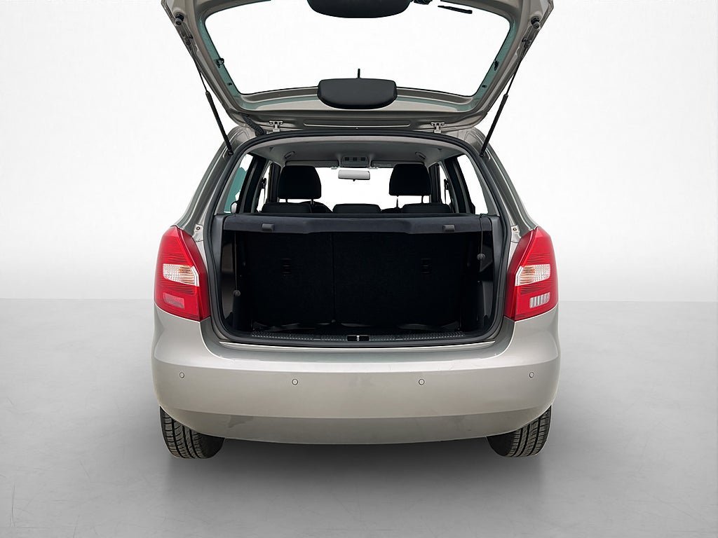 Vehicle Image 21