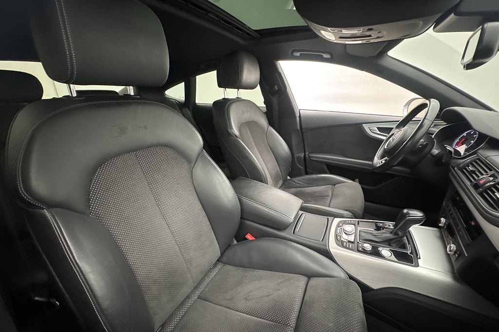Vehicle Image 23