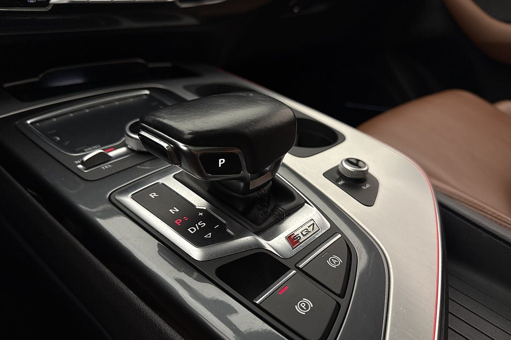 Vehicle Image 24