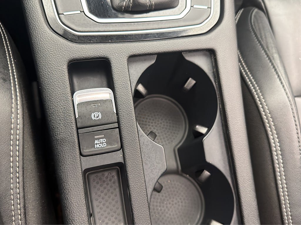Vehicle Image 25
