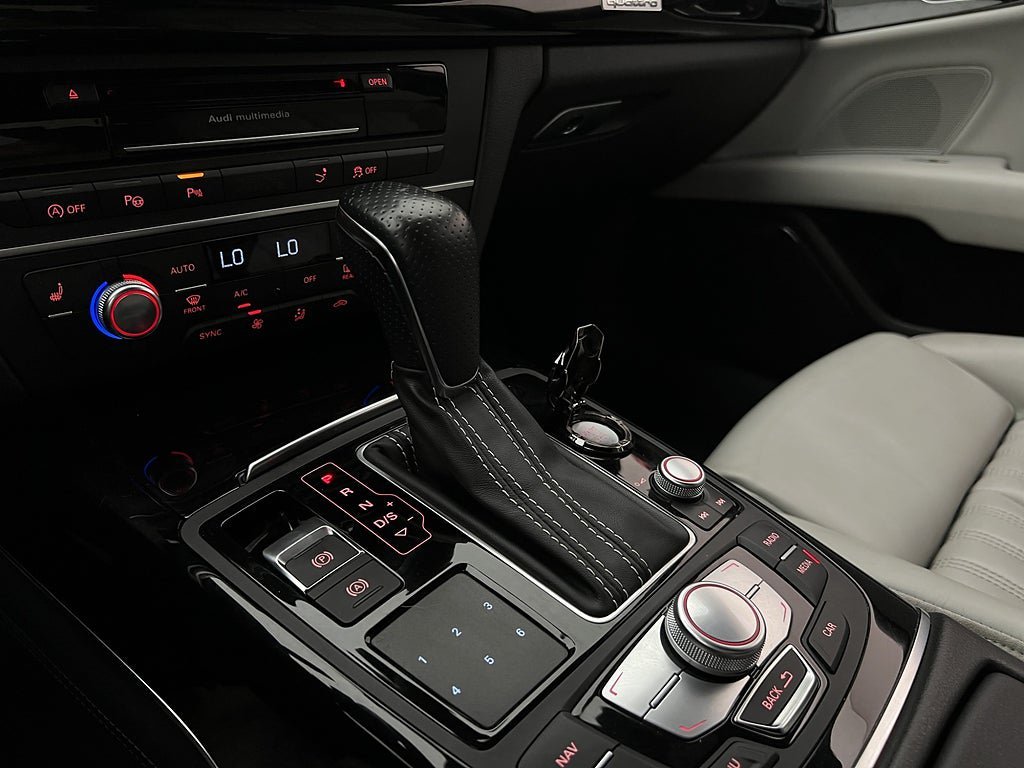 Vehicle Image 27