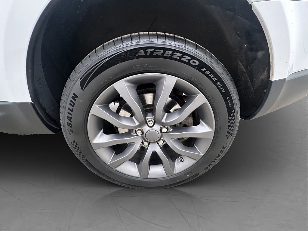 Vehicle Image 35