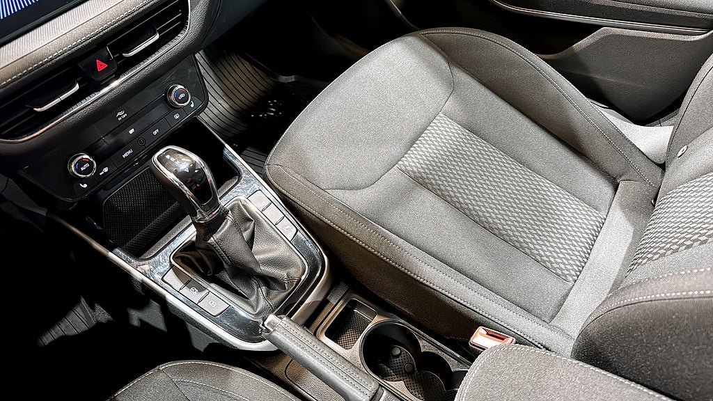 Vehicle Image 15