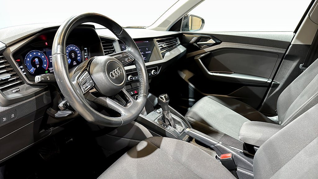 Vehicle Image 7