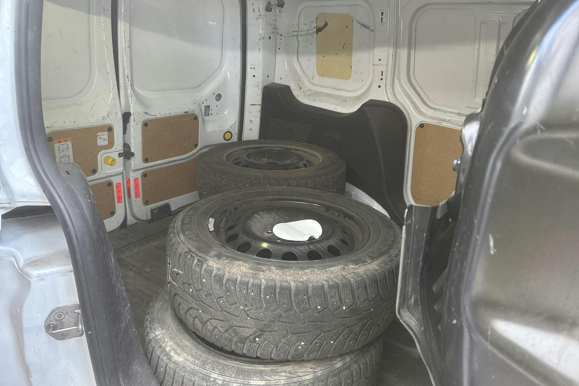 Vehicle Image 8