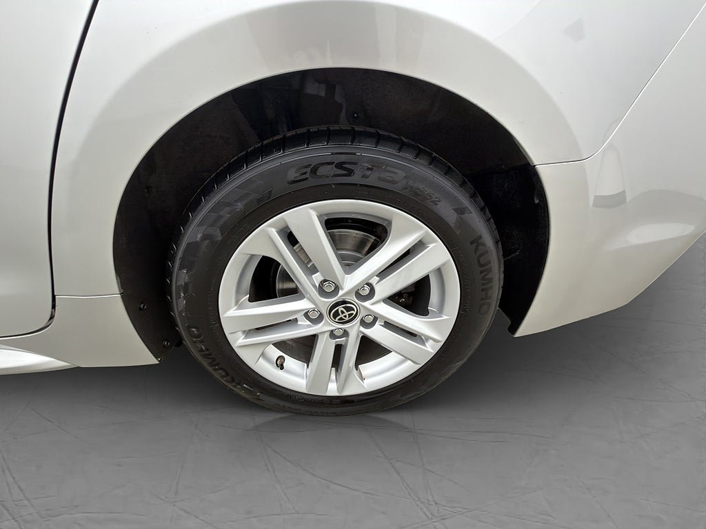 Vehicle Image 25