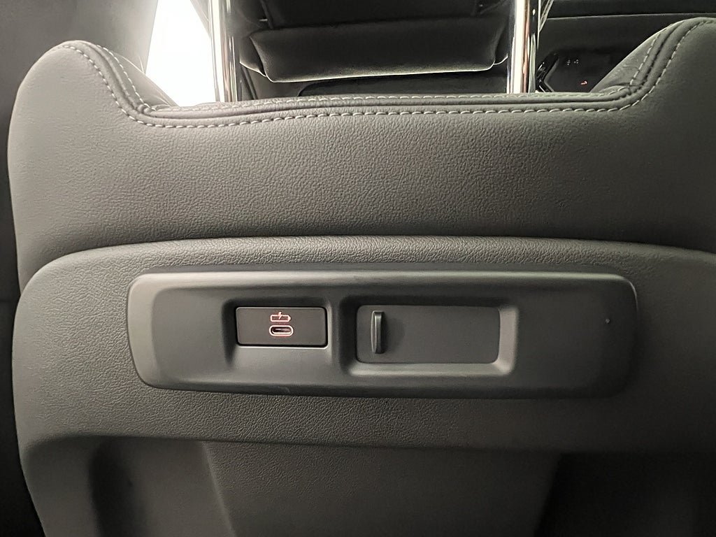 Vehicle Image 34