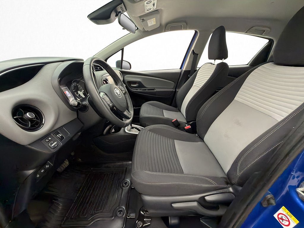 Vehicle Image 10