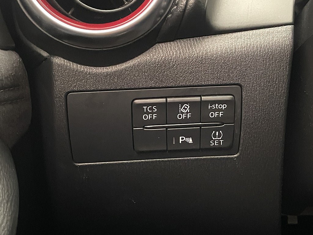 Vehicle Image 22