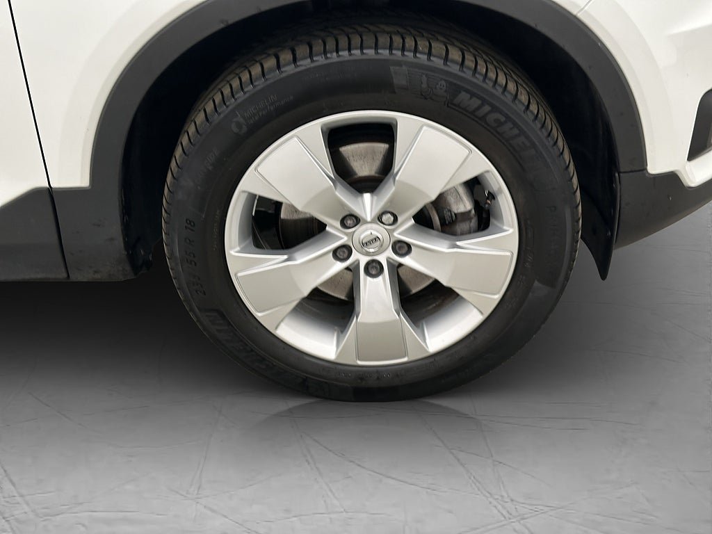 Vehicle Image 35