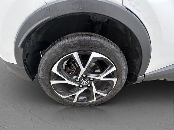 Vehicle Image 33