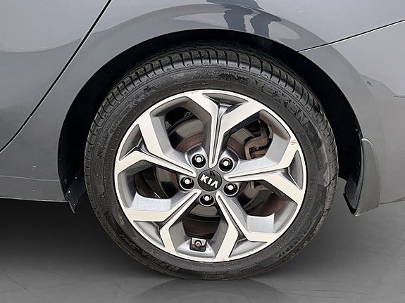 Vehicle Image 37