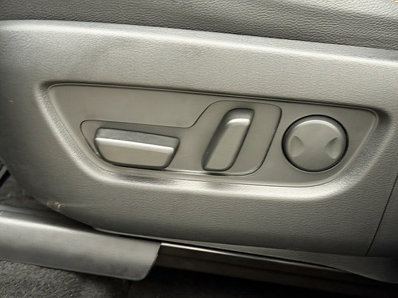 Vehicle Image 33