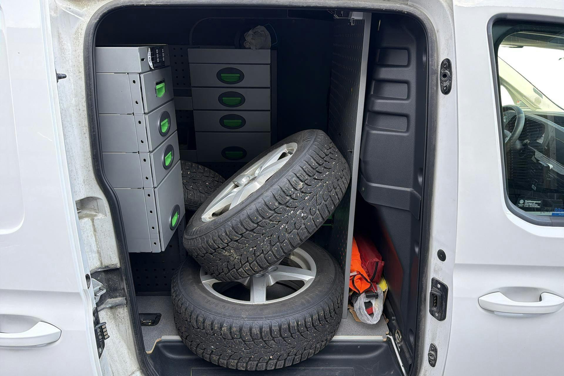 Vehicle Image 8