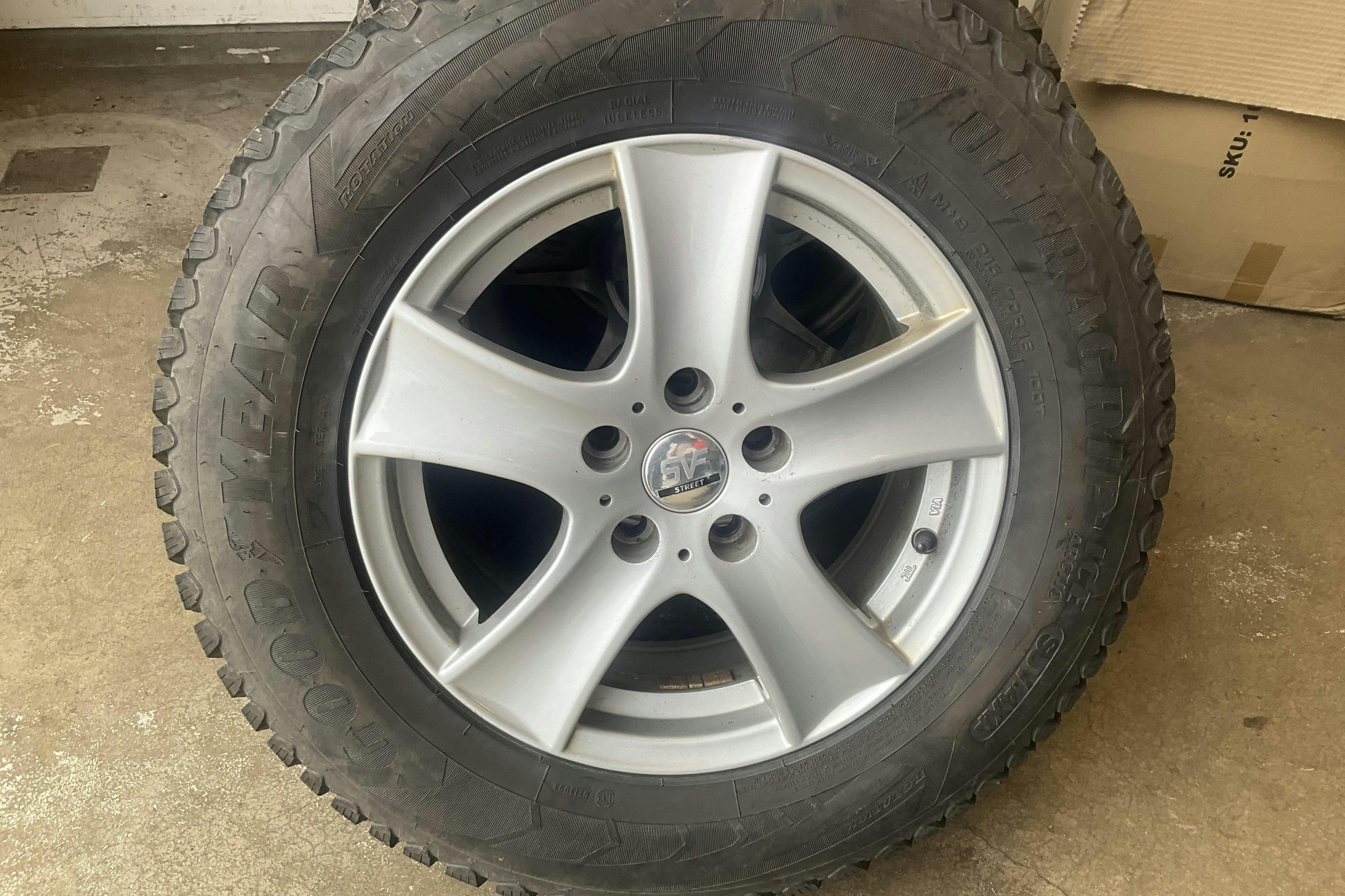 Vehicle Image 13
