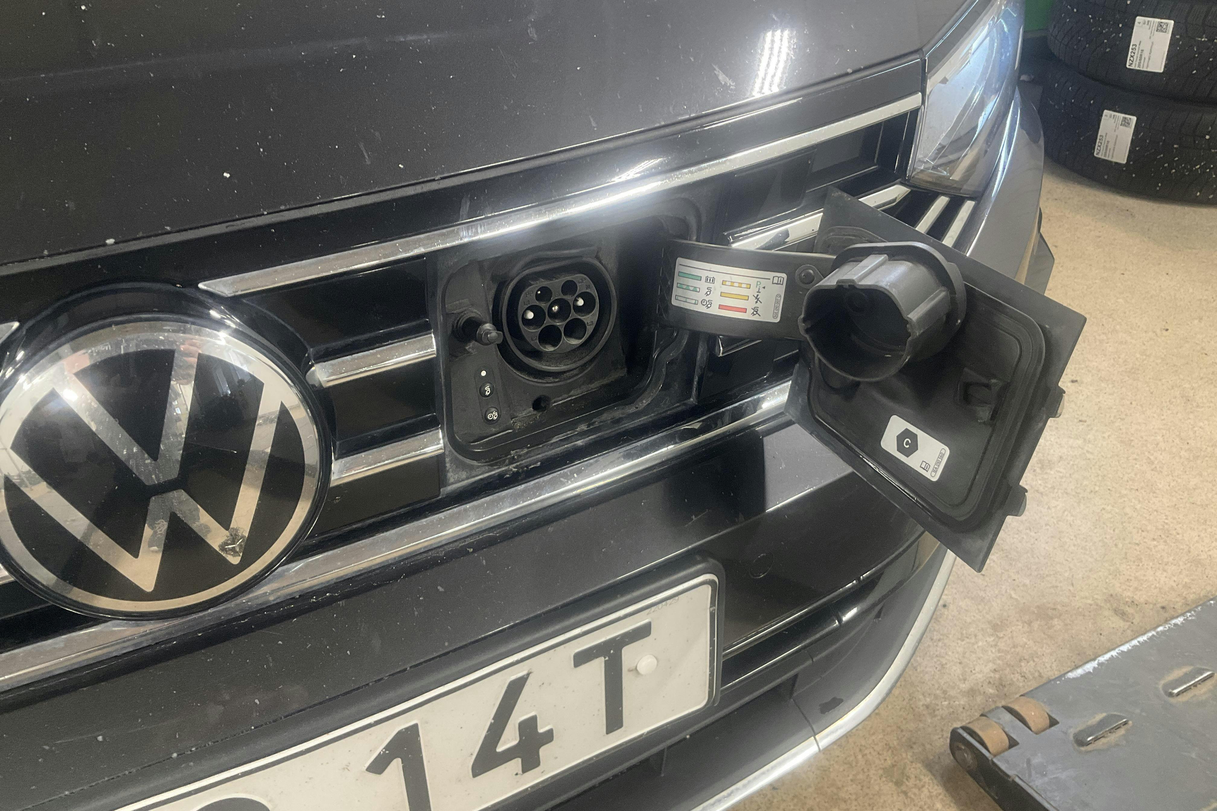 Vehicle Image 18
