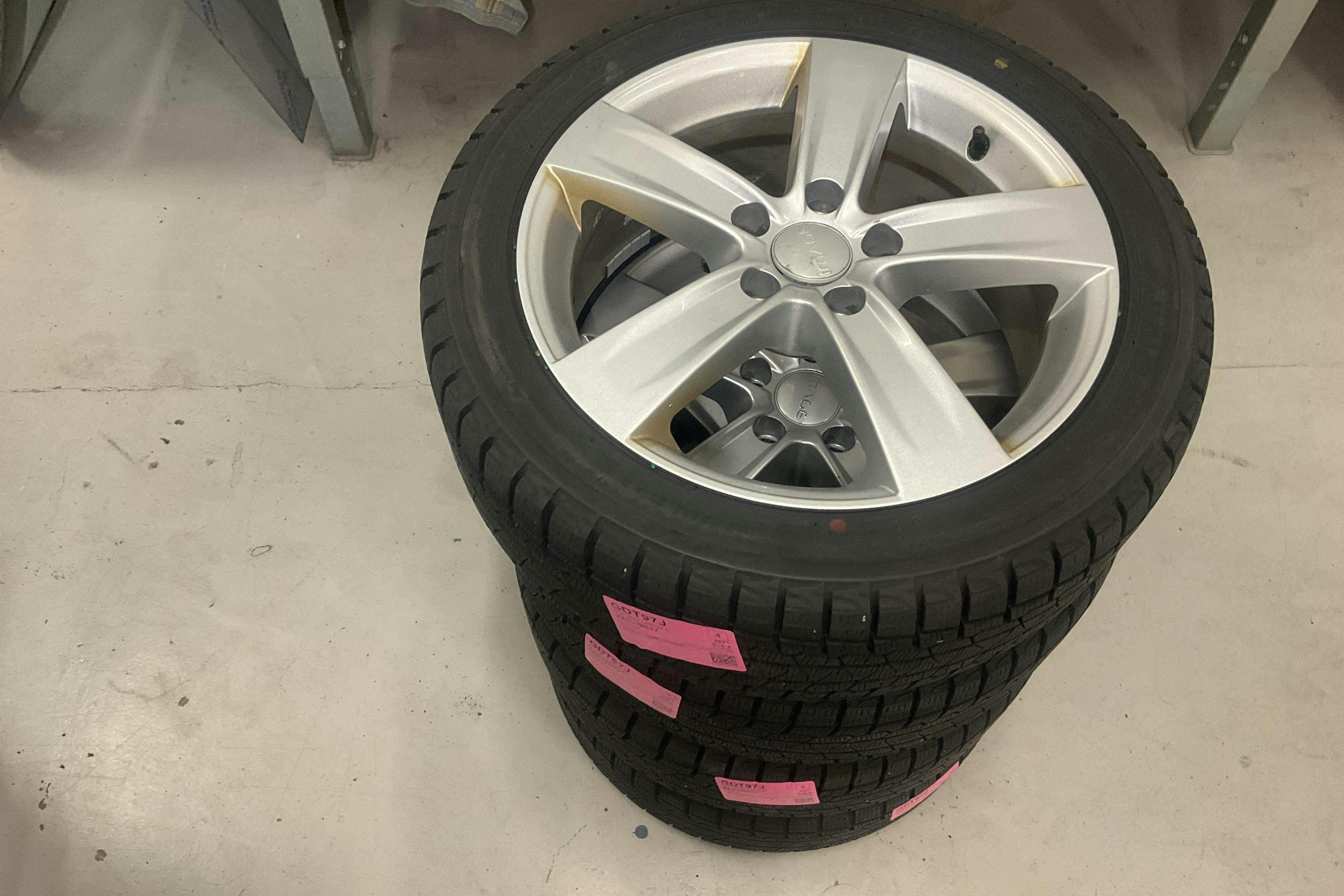 Vehicle Image 19