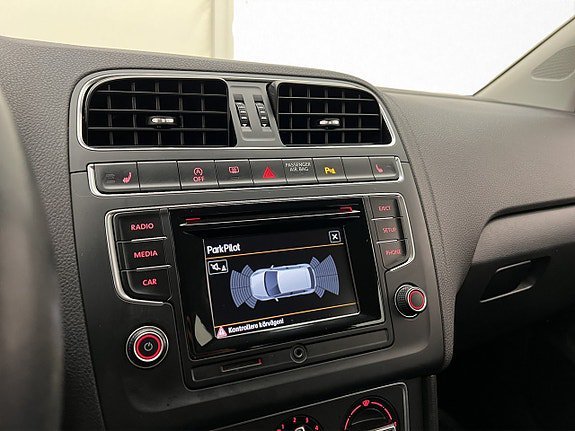 Vehicle Image 16
