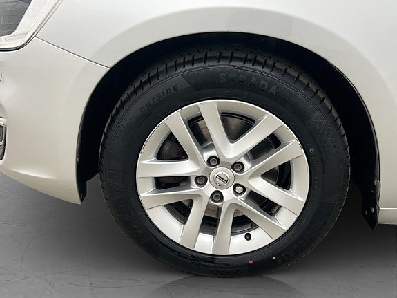 Vehicle Image 25