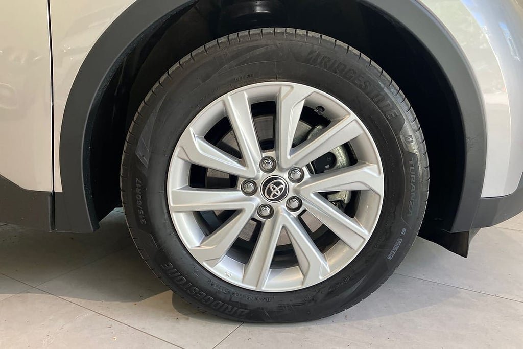 Vehicle Image 16