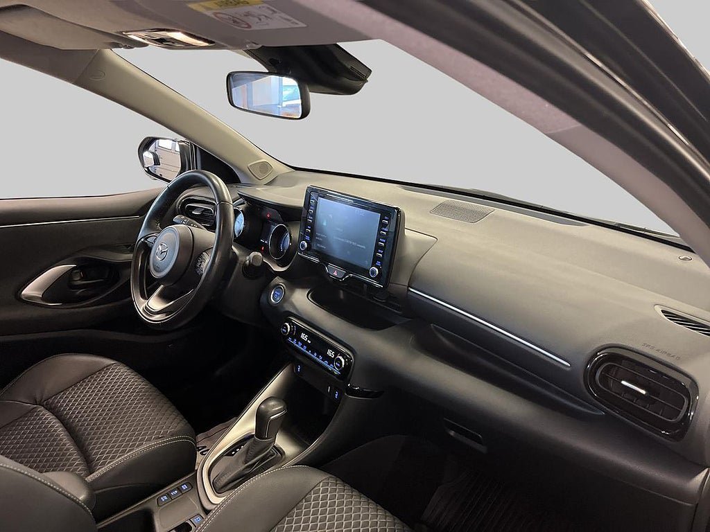 Vehicle Image 9