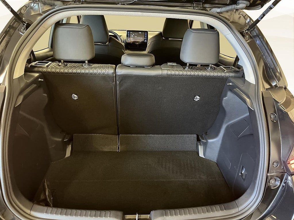 Vehicle Image 12