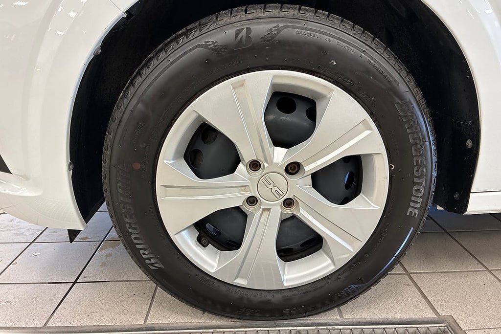 Vehicle Image 17