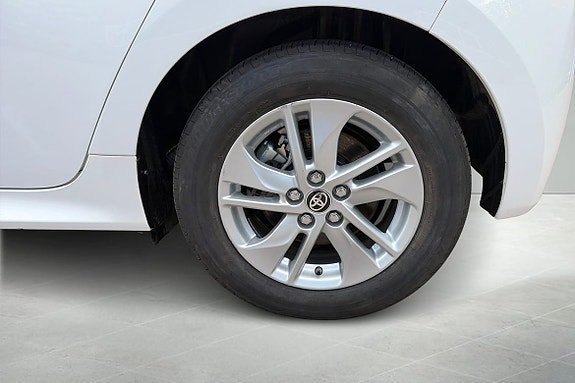 Vehicle Image 14