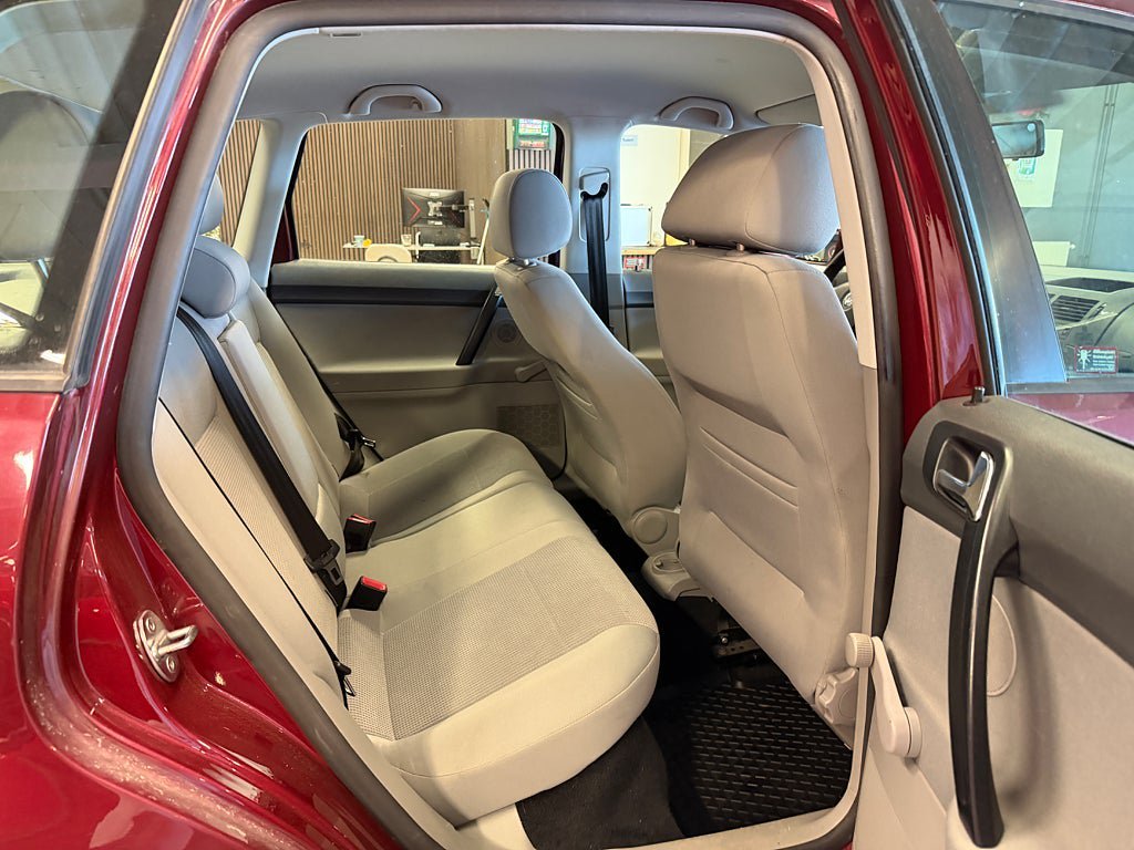 Vehicle Image 14