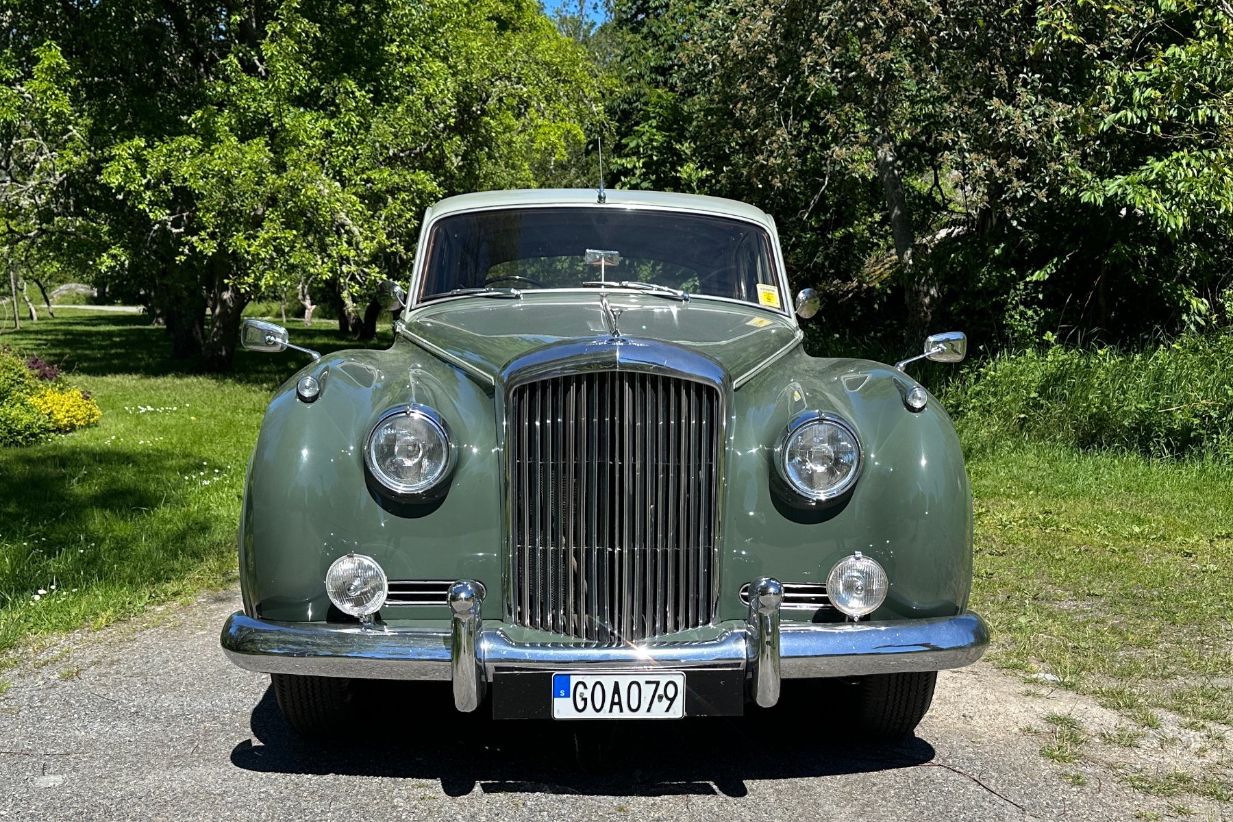 Vehicle Image 15