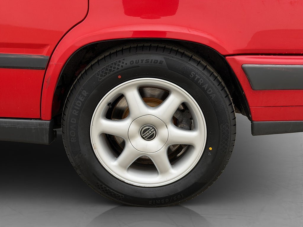 Vehicle Image 25