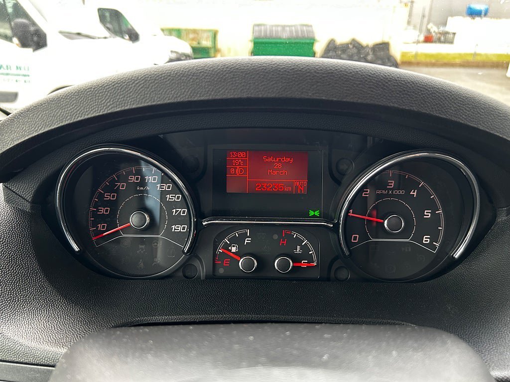 Vehicle Image 35