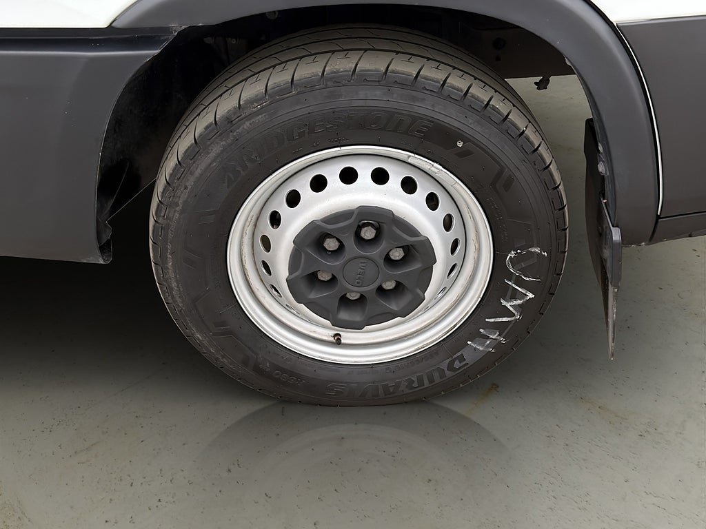 Vehicle Image 26