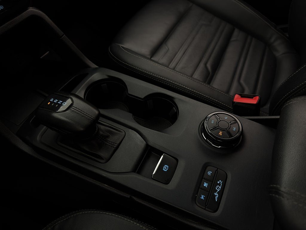 Vehicle Image 25