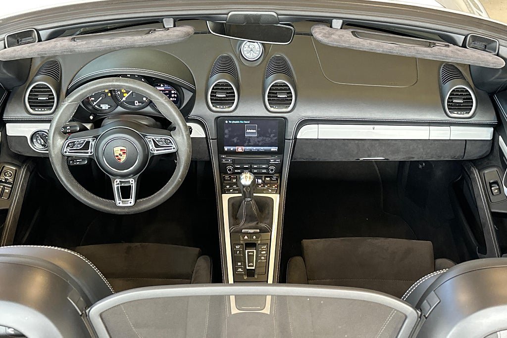 Vehicle Image 19
