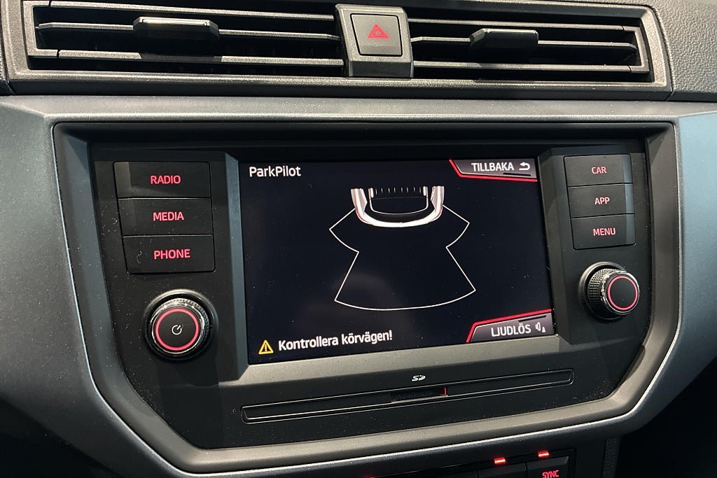 Vehicle Image 25