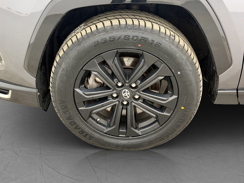 Vehicle Image 25