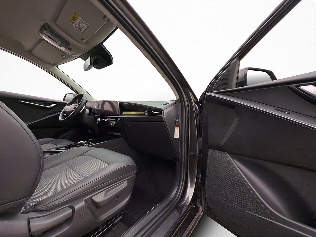 Vehicle Image 36