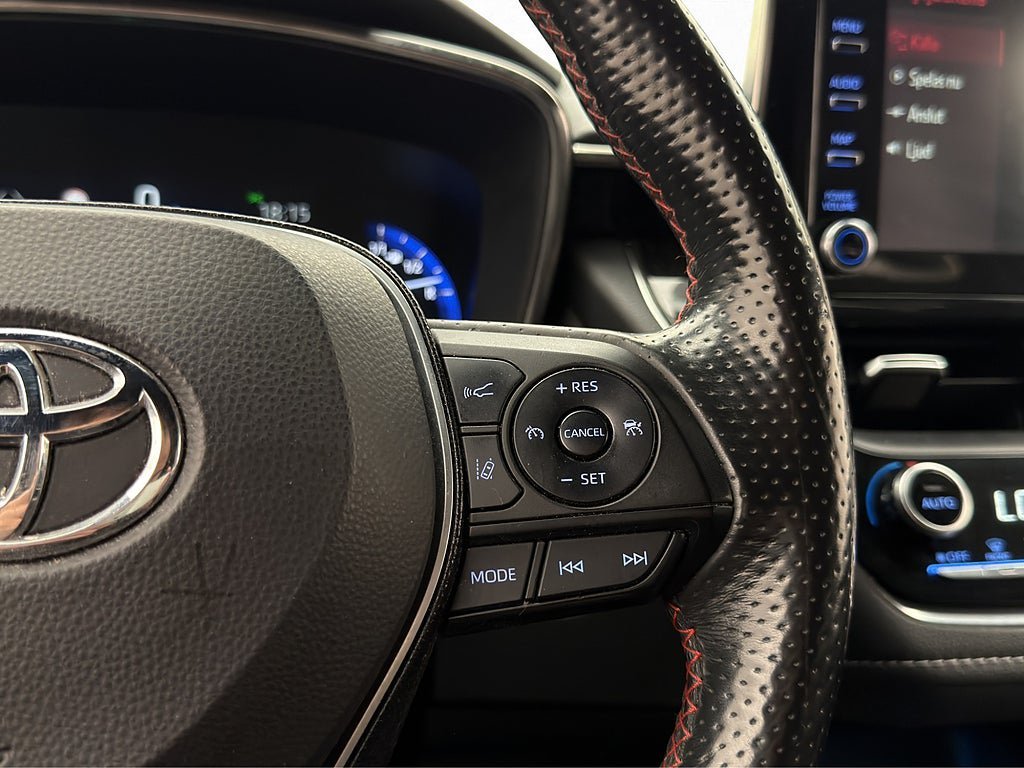 Vehicle Image 25
