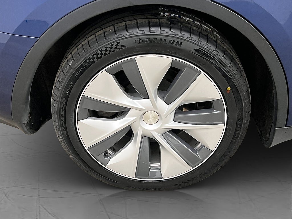 Vehicle Image 35