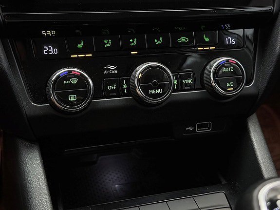 Vehicle Image 26