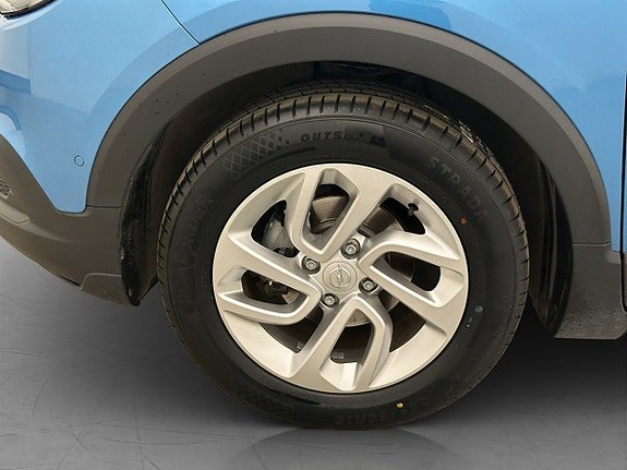 Vehicle Image 24