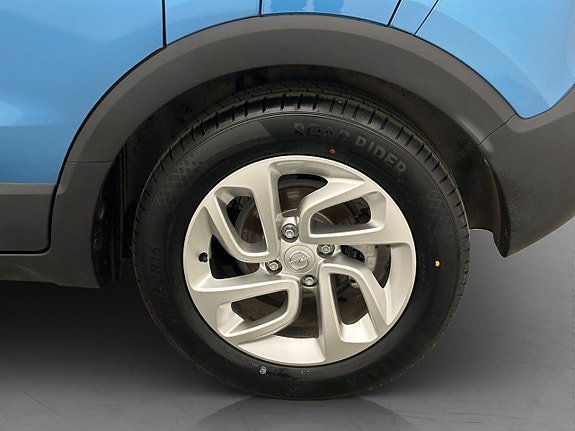 Vehicle Image 25