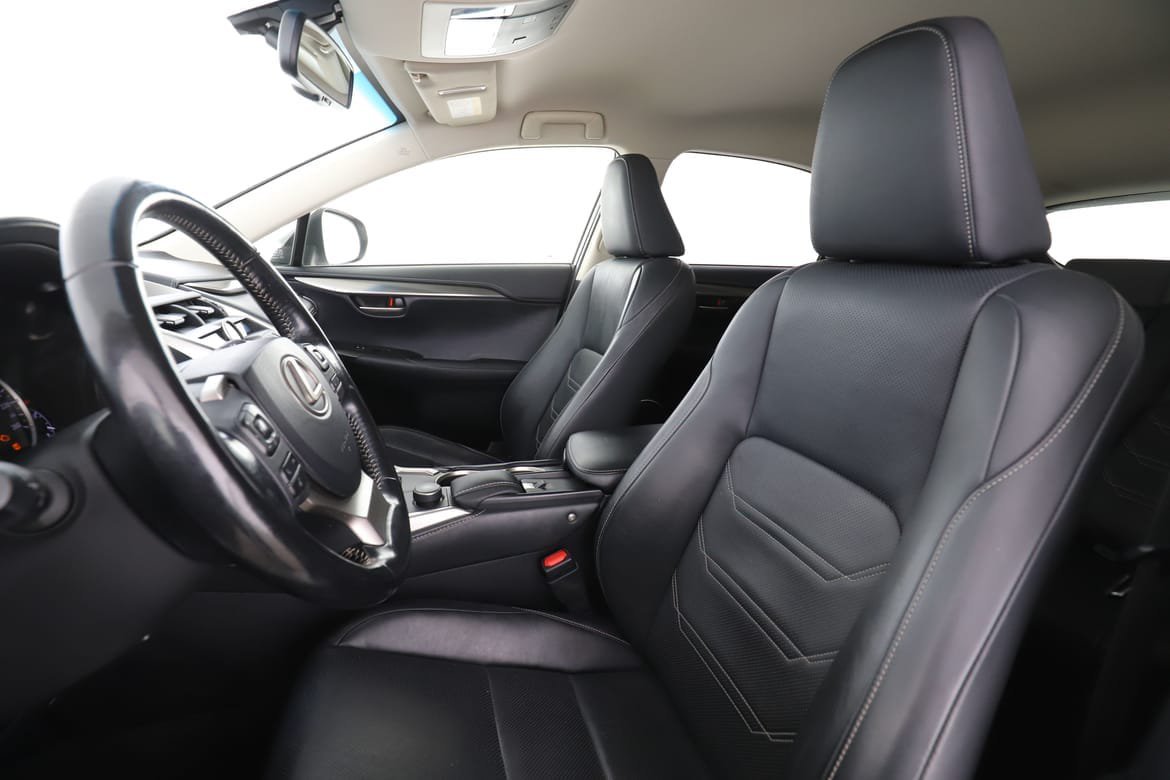 Vehicle Image 11