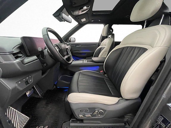 Vehicle Image 36